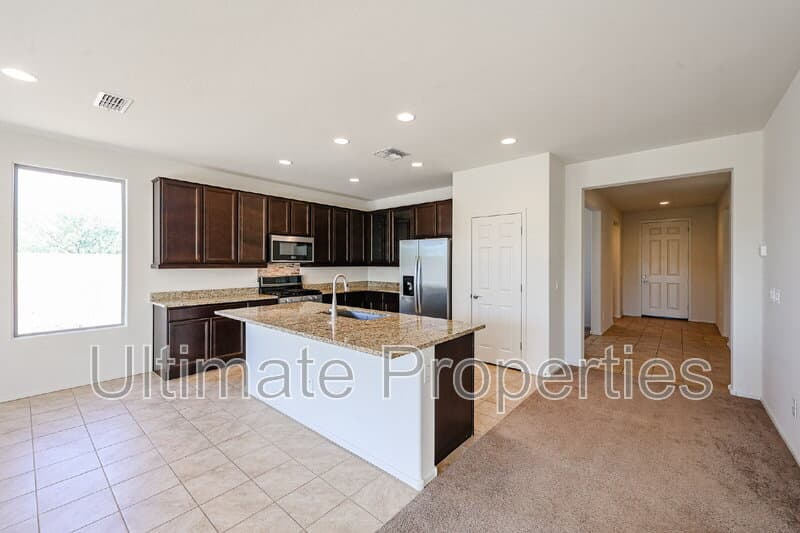 Surprise House: 25805 N 161st Dr