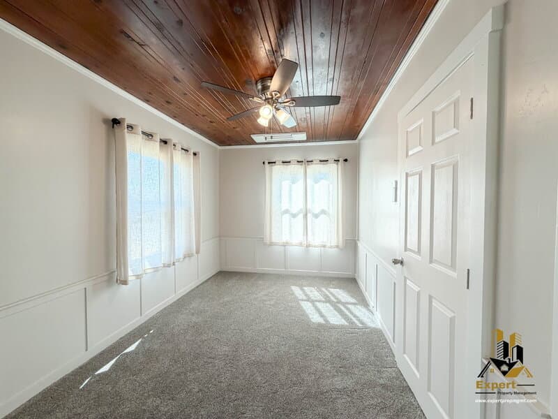 Sacramento House: 305 Wilson Avenue