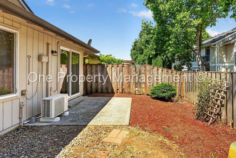 Vancouver House: 3738 NE 45th St
