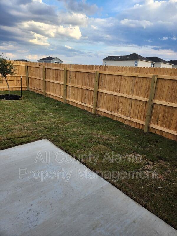 San Antonio House: 9310 Platte Pl
