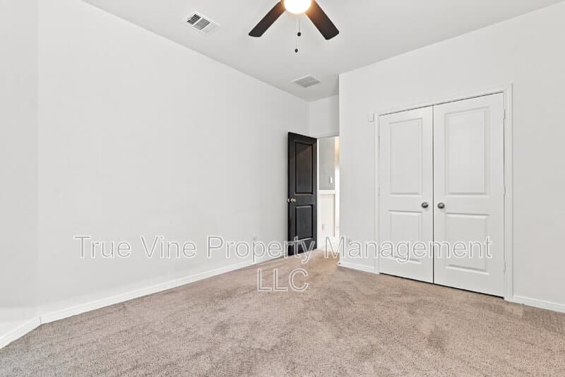 Saint Hedwig House: 5432 Cloves Cove