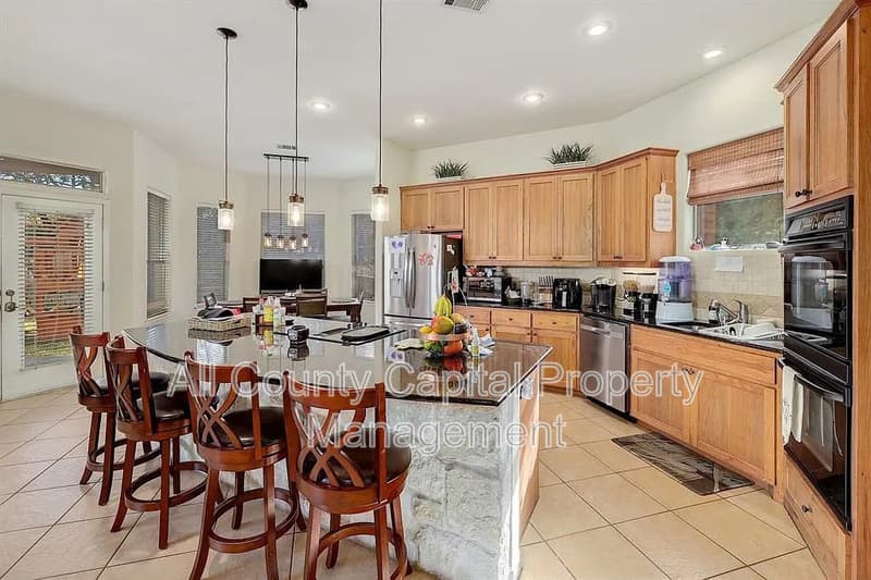 Lakeway House: 101 Cheerful Court
