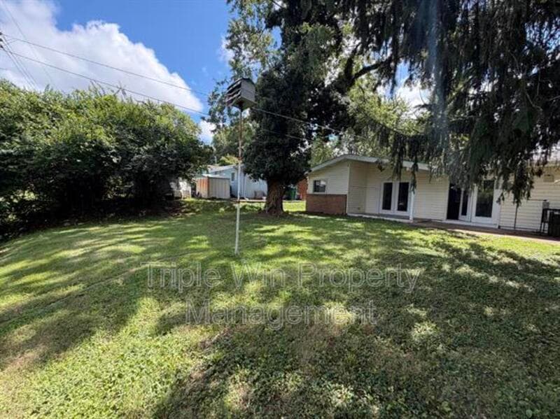 Florissant House: 3125 St Catherine St