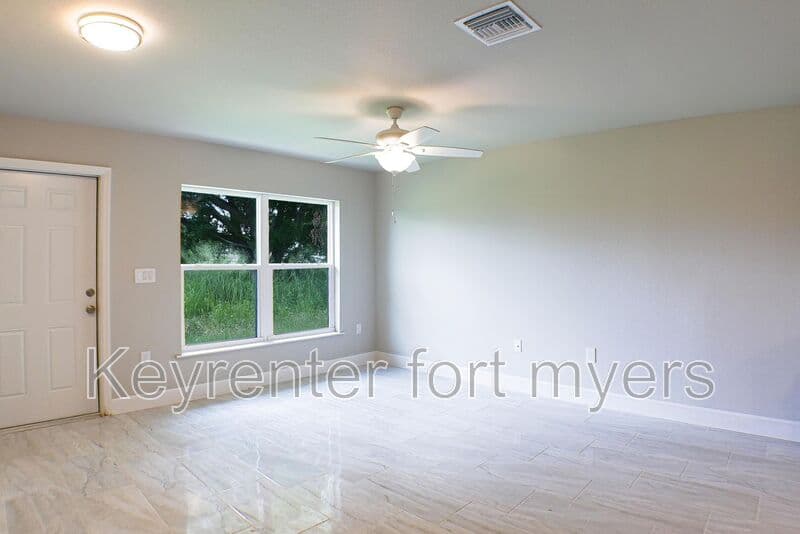 Fort Myers House: 1787 Maryland Ave