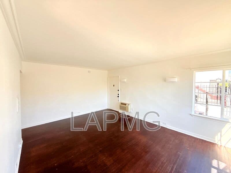 Los Angeles House: 3919 W. 8th Street