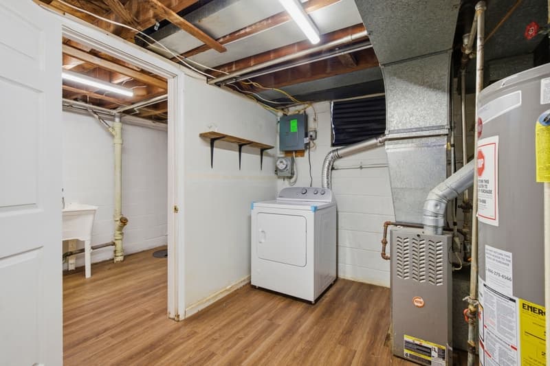 Baltimore Townhome: 3770 Ravenwood Avenue