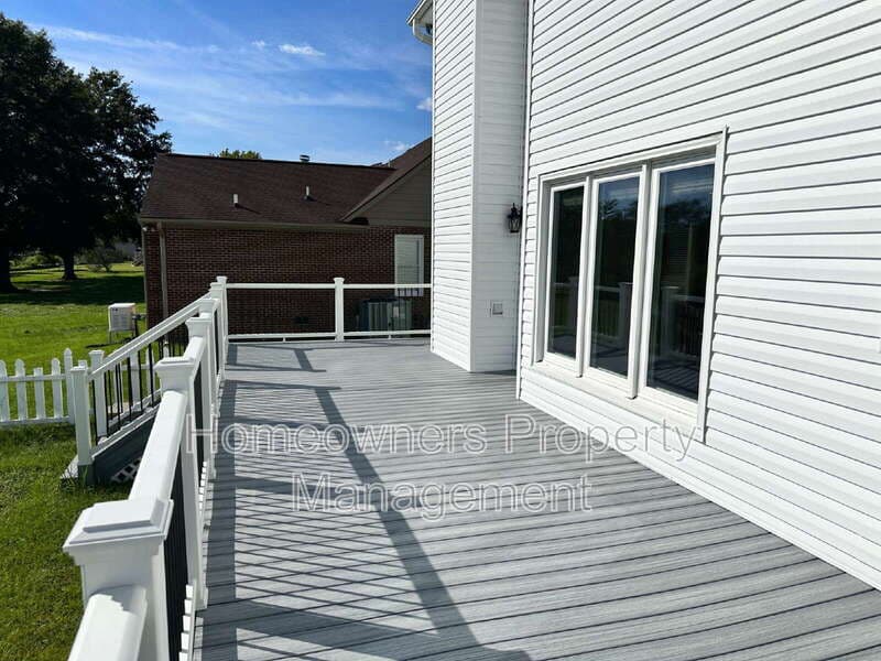 Fayetteville House: 6521 Ryefield Dr