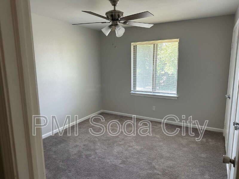 Columbia Condo: 105 Thornwell Court