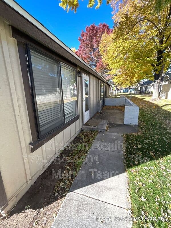 Sparks House: 1706 London Circle