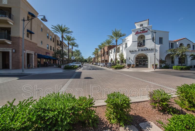 Buckeye House: 2958 N Clanton St
