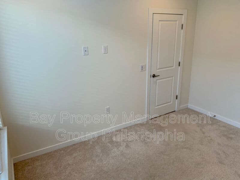Philadelphia House: 2108 Kensington Walk