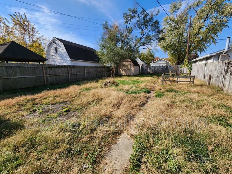 Terre Haute House: 2412 North 13th 1/2 Street