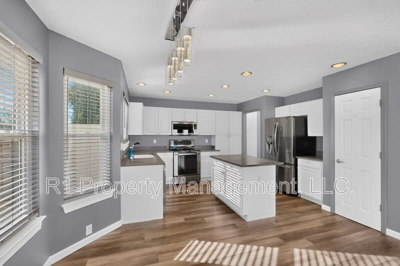 Rio Rancho House: 233 Nicklaus Drive Southeast