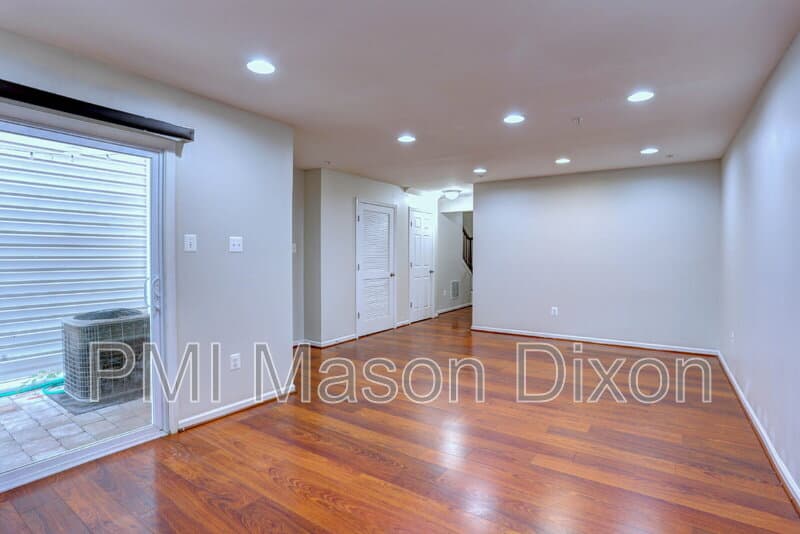 Baltimore House: 8434 Stansbury Lake Drive