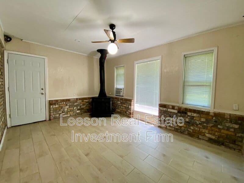 Bossier City House: 2320 Melrose Ave