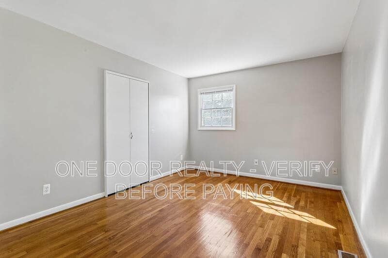 Williamsburg House: 115 King Henry Way