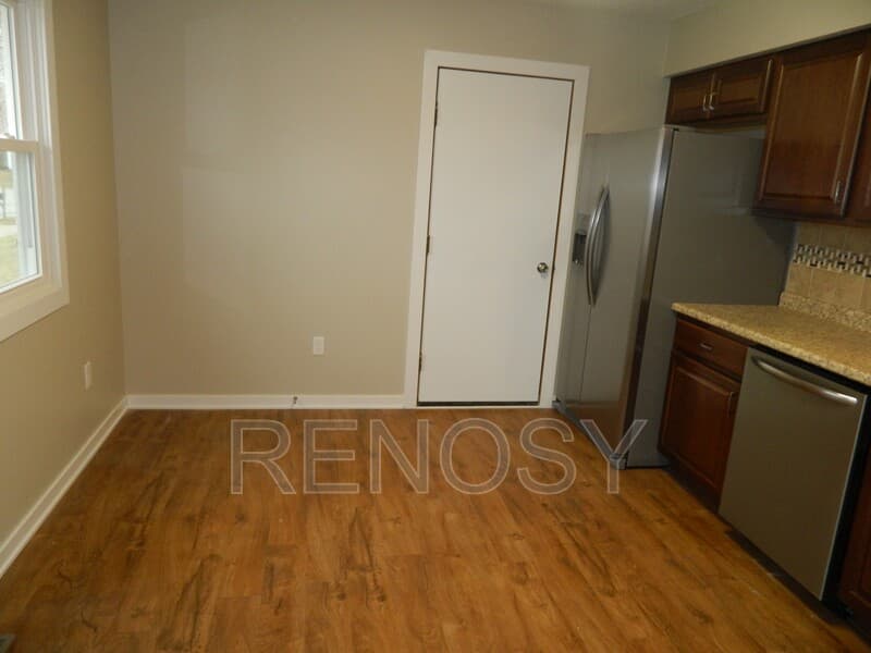 Grimes House: 808 NE Jacob St