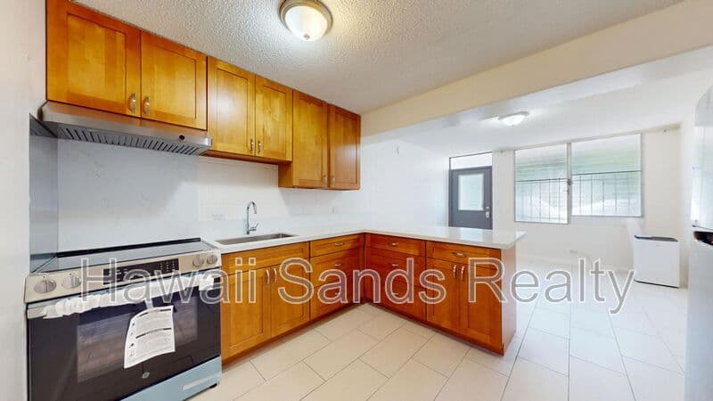 Honolulu House: 39 Hialoa St