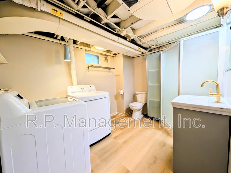 Minneapolis House: 880 19th Ave SE