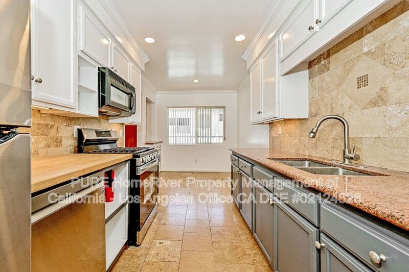 Santa Monica House: 1527 Harvard St