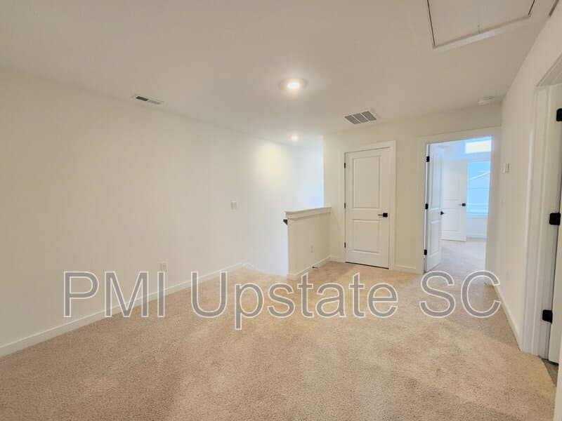 Spartanburg Townhome: 1283 Westgate Vlg Dr