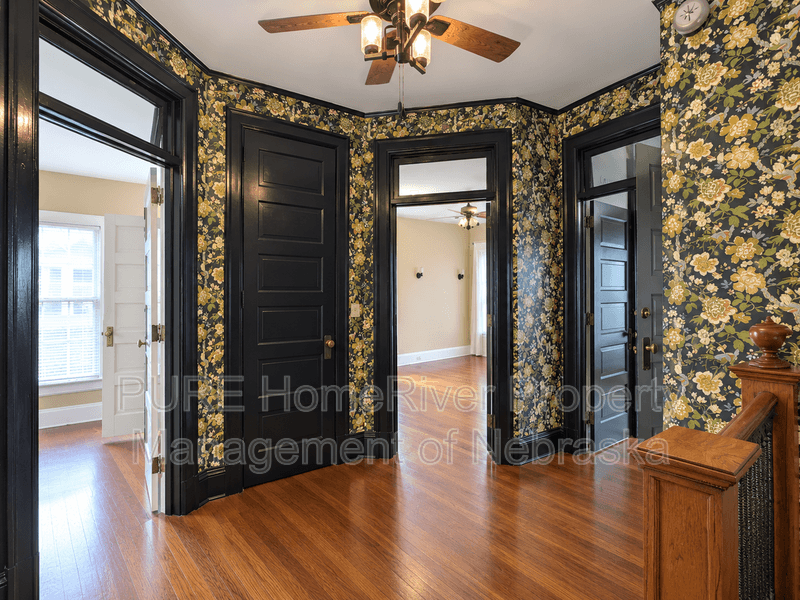 Omaha Condo: 1021 S 30th Ave