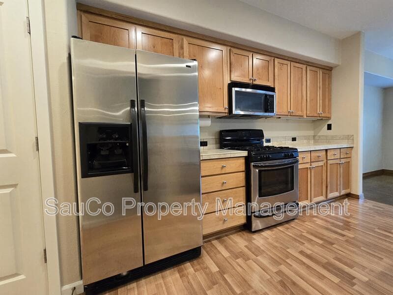 Hillsboro Condo: 10651 Northeast Red Wing Way #102