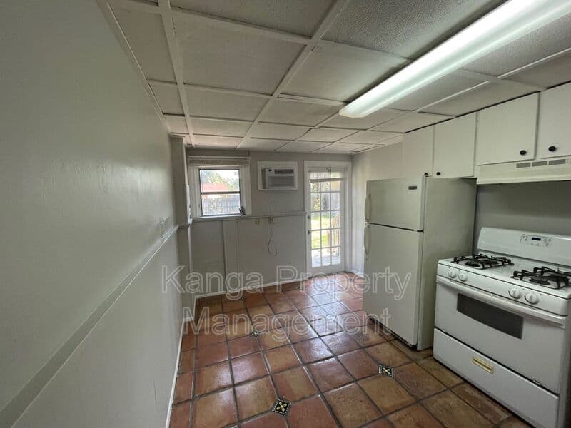 West Palm Beach Condo: 736 Omar Road