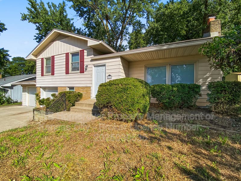 Kansas City House: 418 NE 55th St