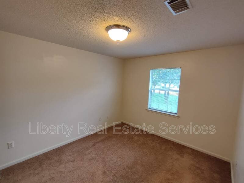 Hinesville House: 801 Hopeton Ct