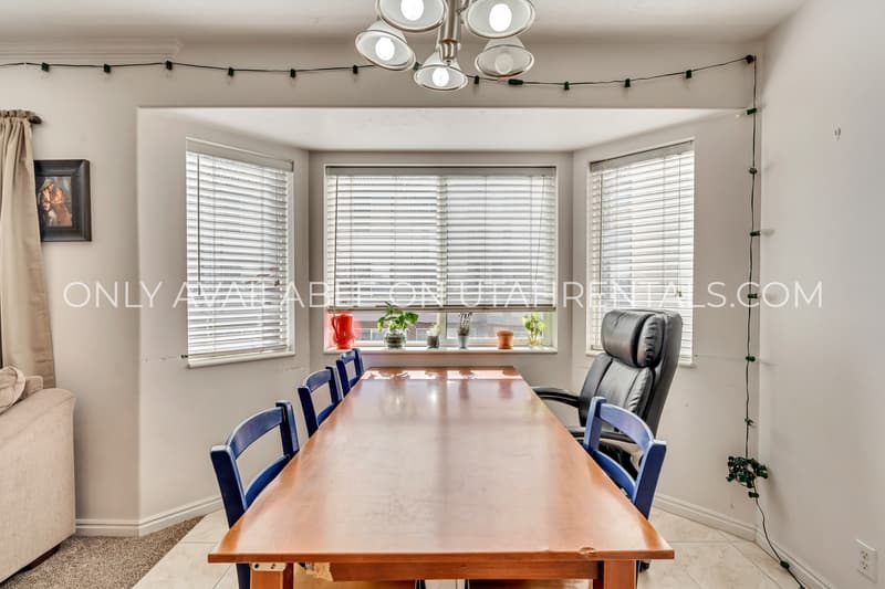 Provo House: 528 N 720 E