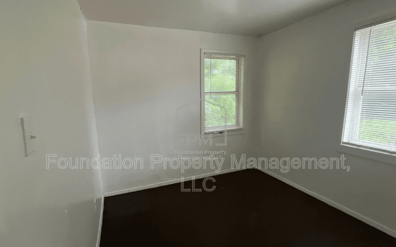 Memphis House: 1277 Airways Boulevard
