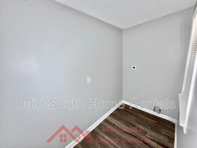 Memphis House: 1733 Gowan Dr