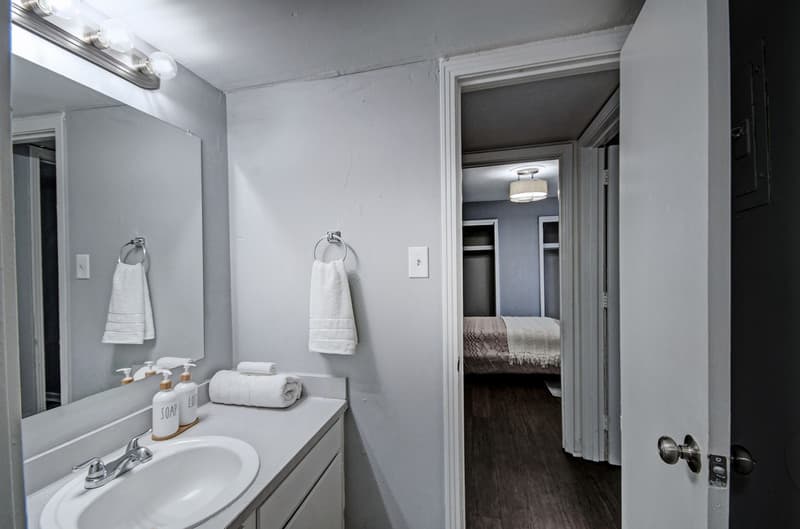 Jackson Condo: 225 W McDowell Rd - K2 Showing Unit