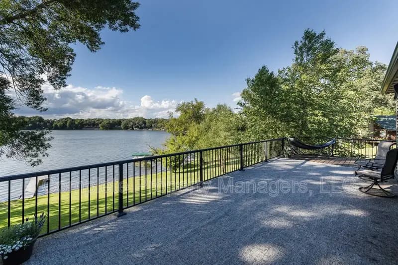 New Richland House: 23619 180th Street