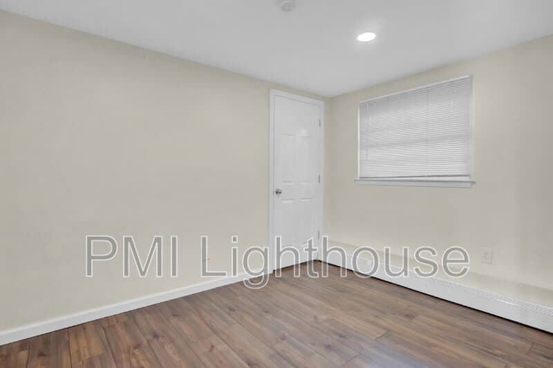 Huntington Station House: 164 W 19th St