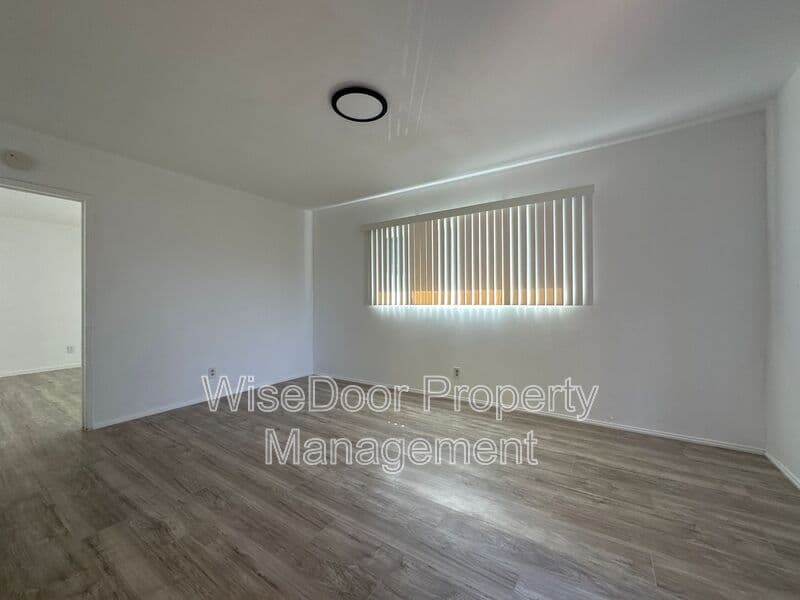 Santa Ana Condo: 1409 W Lingan