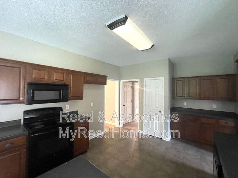 Arlington House: 4720 Hampton Ridge Ln.