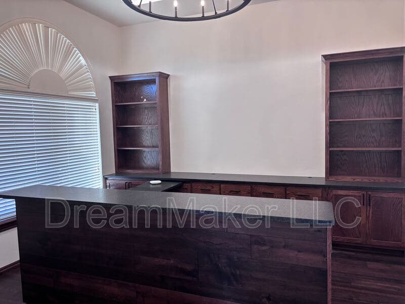 Norman House: 2815 SE 44th Street