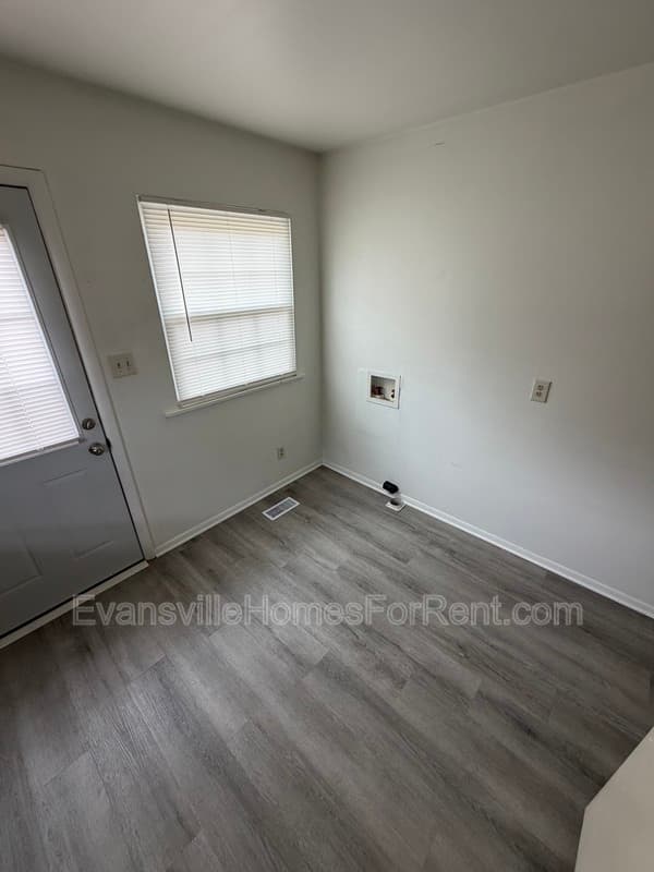 Evansville House: 1112 North Boeke Road