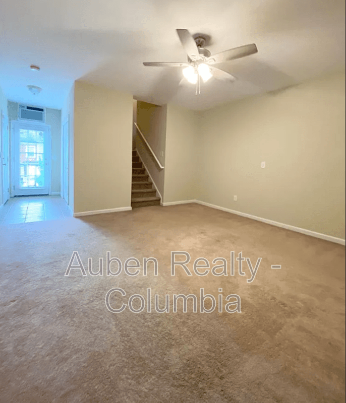 Columbia House: 537 S Bull St