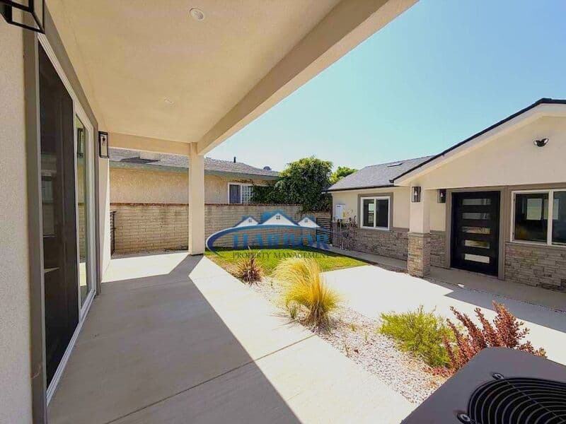 Torrance House: 2126 W 238th Street
