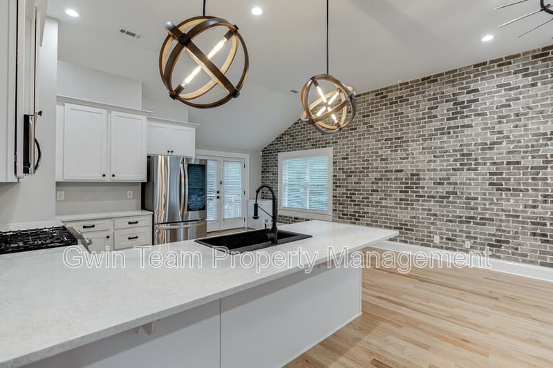 Lawrenceville House: 75 Cherry St