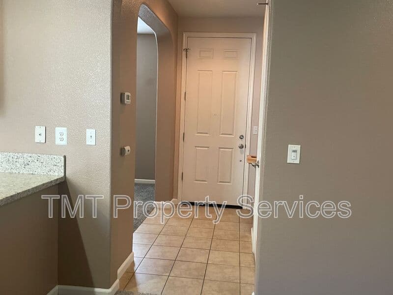 Elk Grove House: 8814 Wheelton Rd