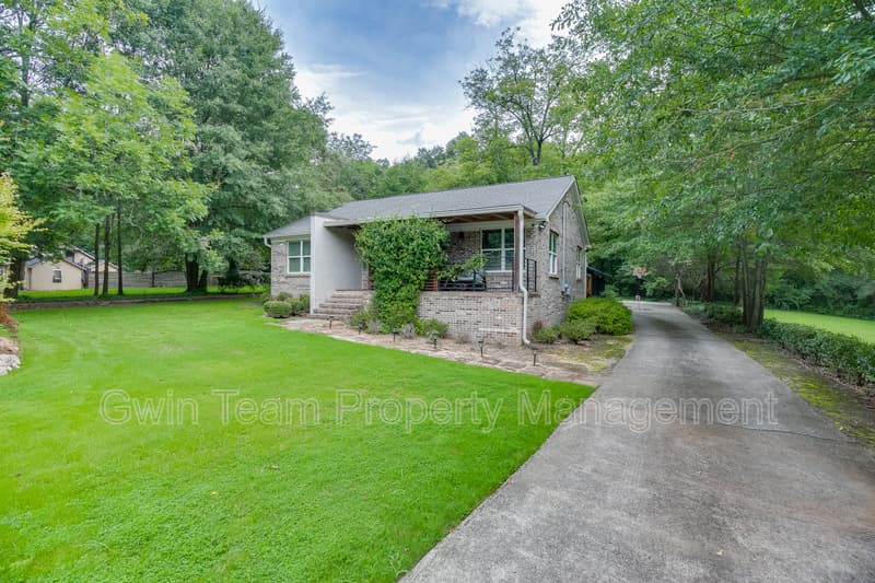 Lawrenceville House: 75 Cherry St