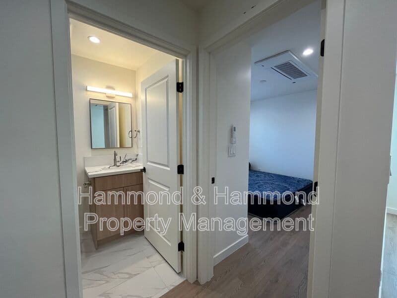 Reseda House: 7107 1/2 Claire Ave.