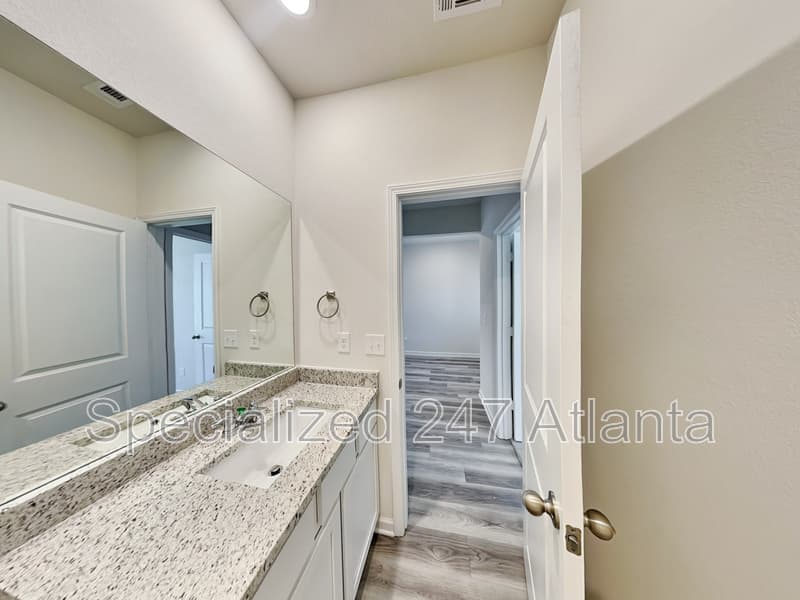 Locust Grove House: 1201 Fendt Dr