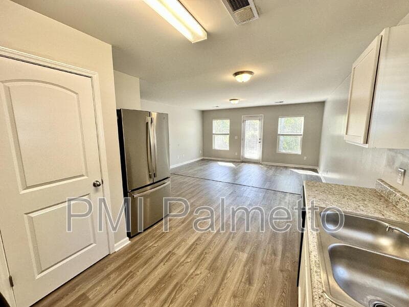 Columbia House: 333 Briercliff Drive