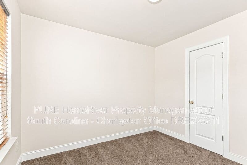 Ladson House: 229 Equinox Cir