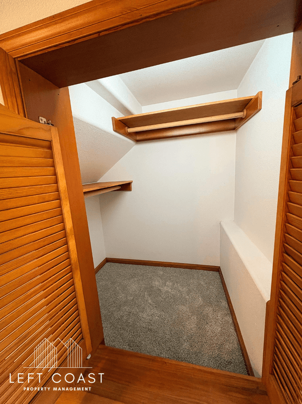 Waldport House: 7205 Southwest Burl Drive